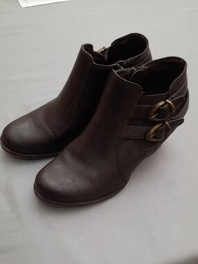 Women's Brown Leather Ankle Boots with Buckle Detail - Size 8M